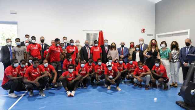 Alejandro Blanco y los deportistas que estarán en el Centro Deportivo para refugiados