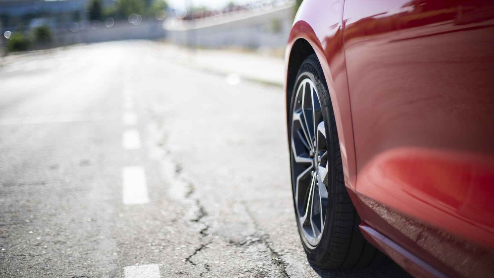 El 17,8% de los vehículos que se examinaron de la ITV en 2019 suspendieron por tener mal los neumáticos.