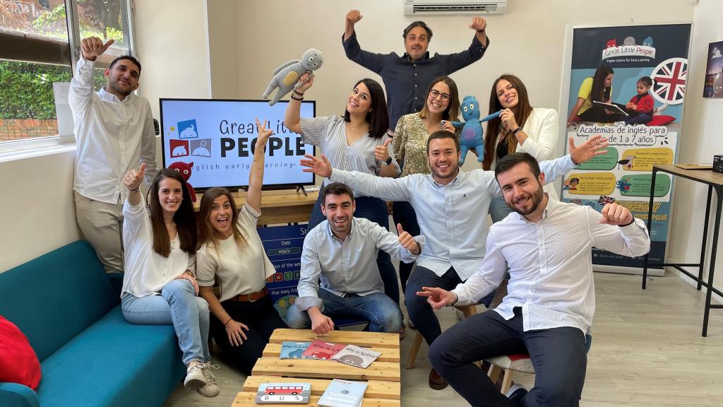 Equipo humano que hay detrás de la plataforma que democratiza el aprendizaje bilingüe en inglés de niños entre 2 y 8 años.