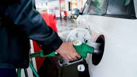 Seleccionar las gasolineras más baratas puede propiciar un ahorro anual de 250 euros