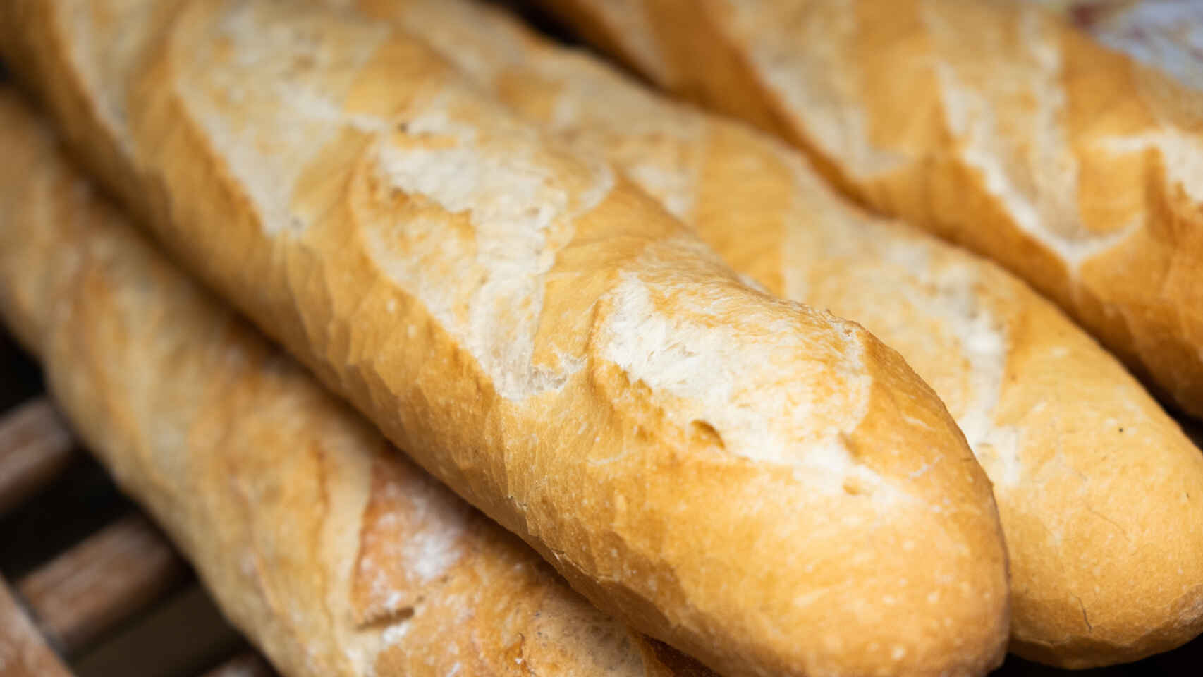 Unas barras de pan blanco.