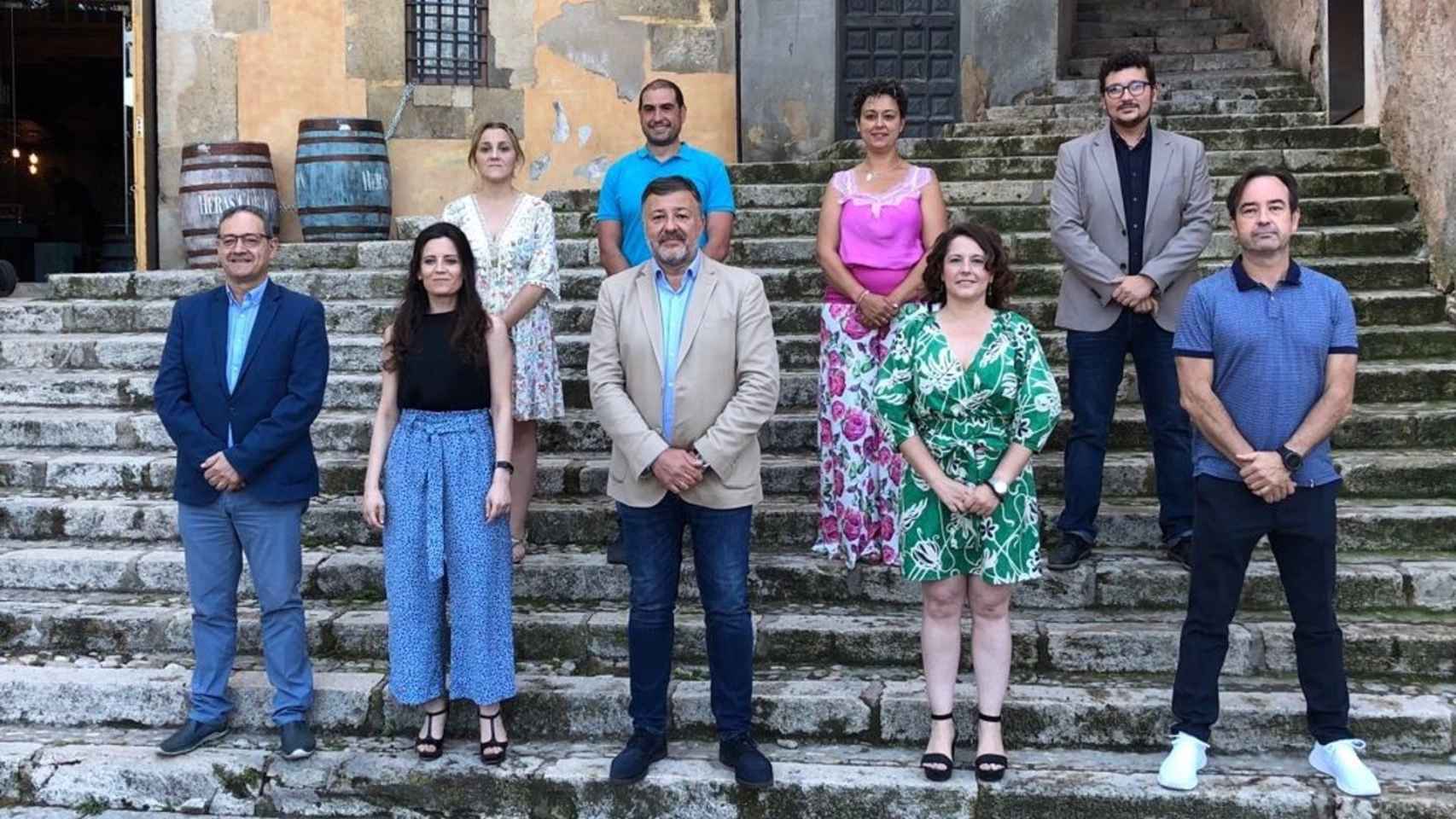 El alcalde de Cuenca, Darío Dolz, junto a ocho de sus concejales