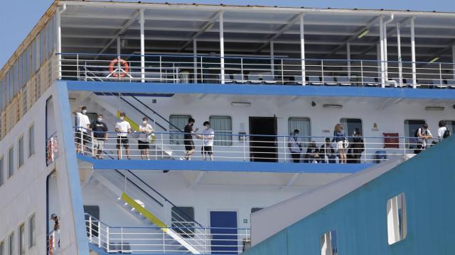 Llegada a Valencia del barco con los estudiantes procedentes de Mallorca.