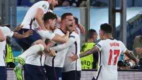 Los jugadores de Inglaterra celebrando un gol