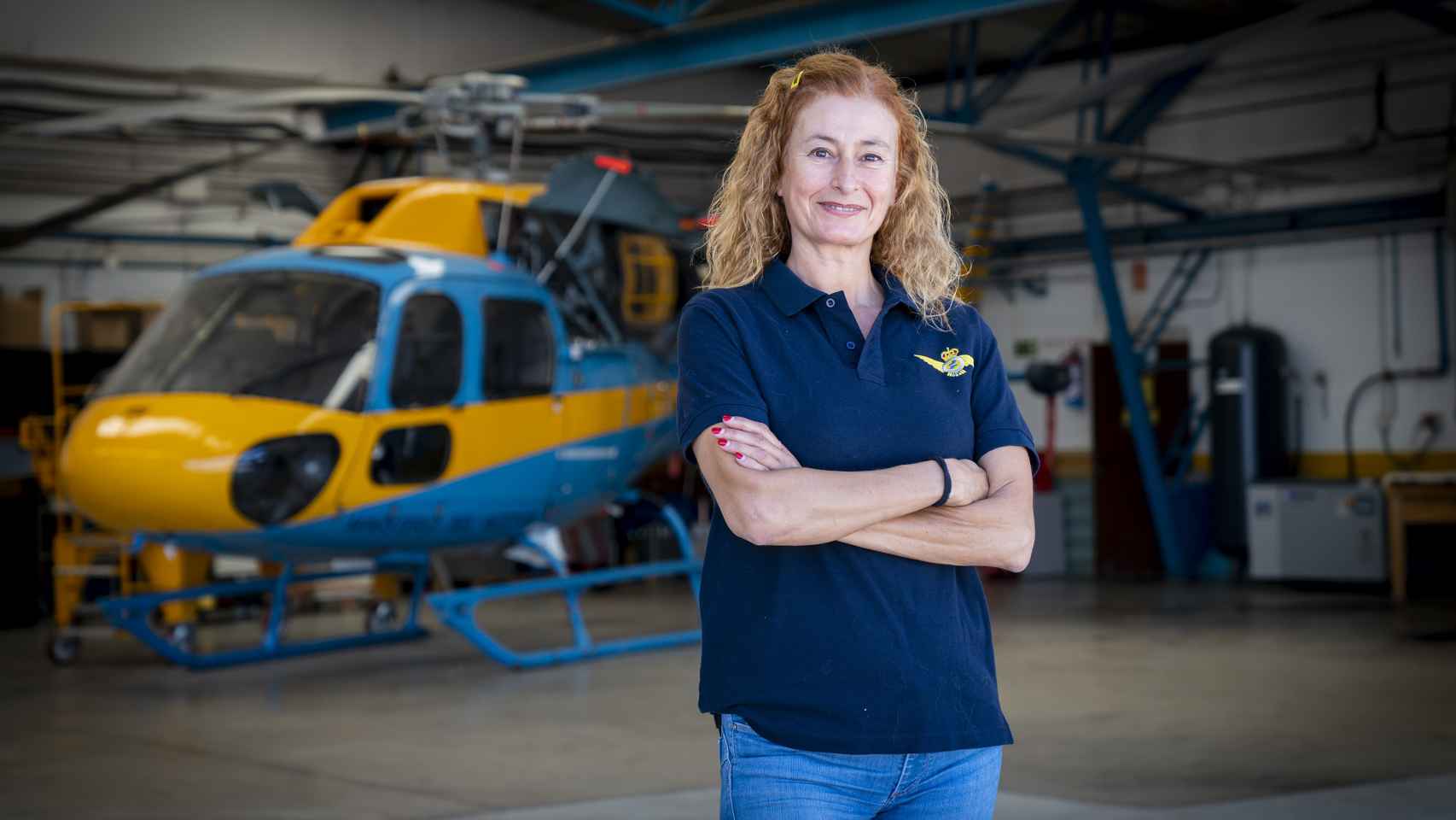 Irene Rivera en el hangar de helicópteros de Cuatro Vientos.