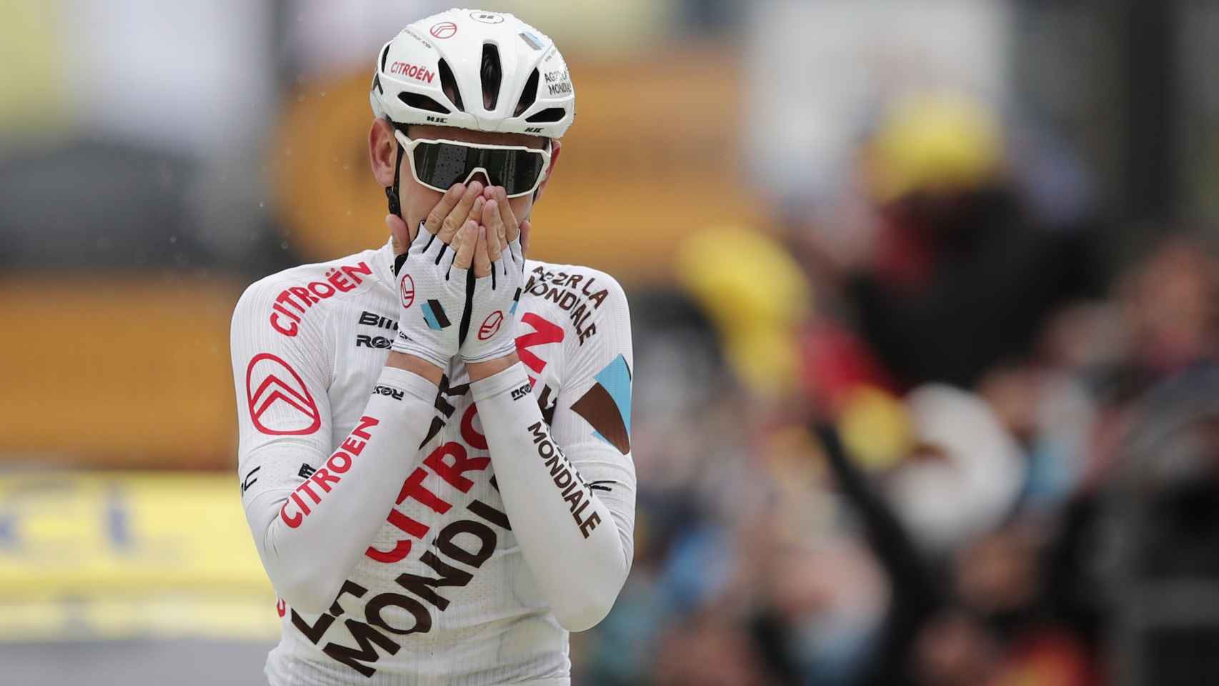 Ben O'connor, celebrando su victoria en la novena etapa del Tour de Francia