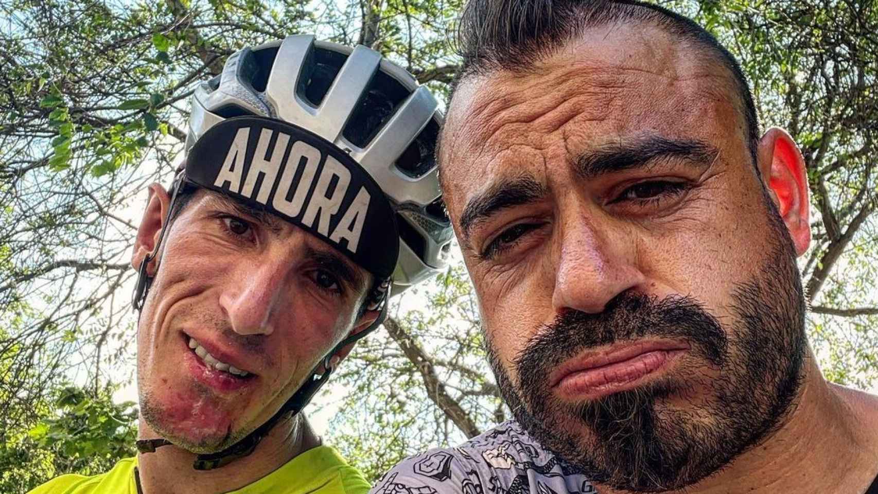 Alex Roca y Valentí Sanjuan, cansados tras una etapa de la Barcelona-Madrid