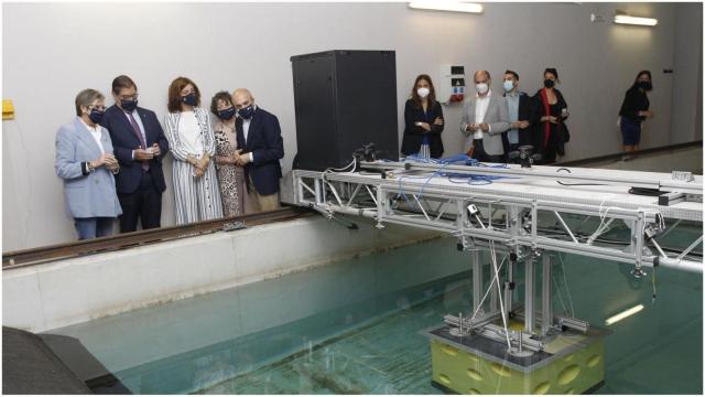 Visita a la instalaciones en el campus de Ferrol.