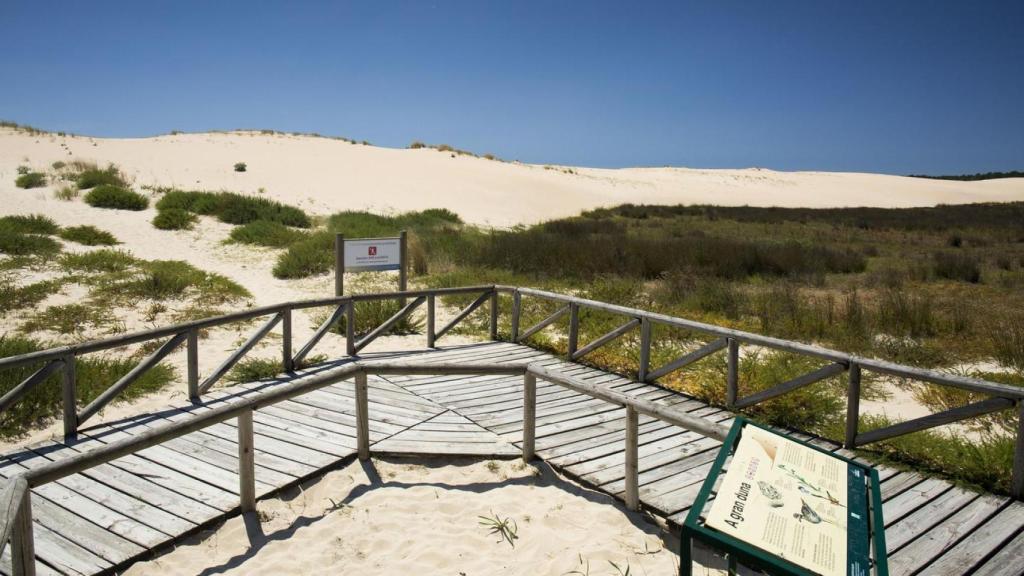 Pasarelas del Parque Natural de Corrubedo (Foto: turismo.gal)