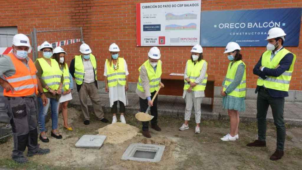 Concello de Vigo y Diputación invierten 397.000 euros en la cubierta de un patio escolar