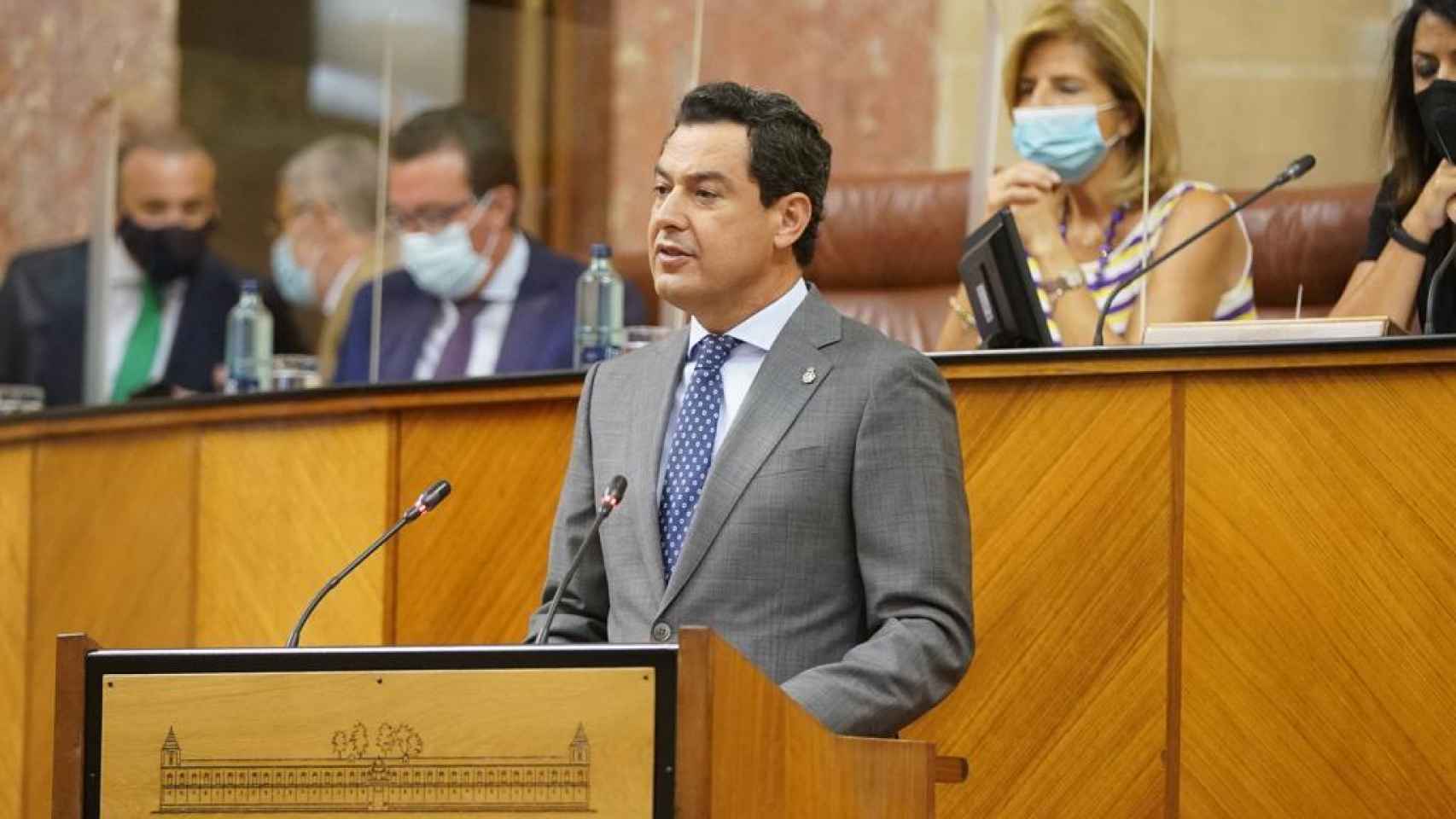 El presidente andaluz, Juanma Moreno, en el Parlamento de Andalucía
