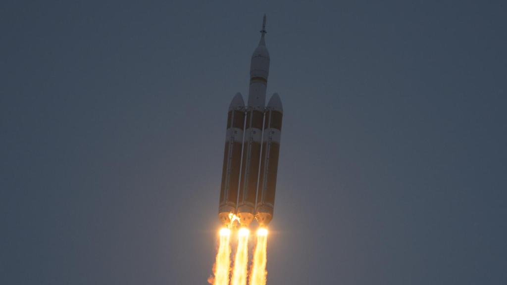 Delta IV Heavy