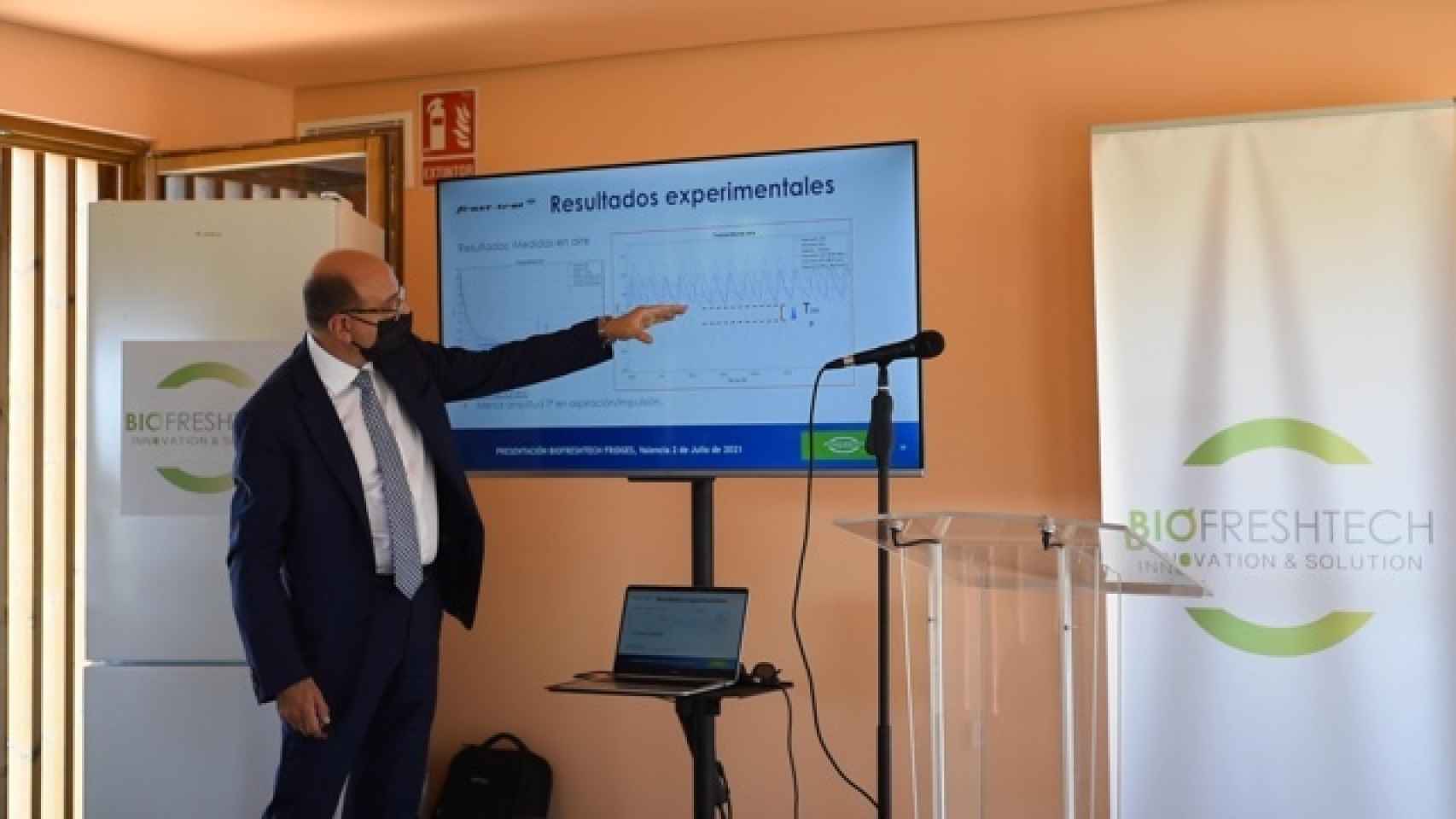 Roberto Solsona, director general de Frost-trol, en la presentación de la tecnología de los nuevos muebles frigoríficos del 2 de julio en Paterna.