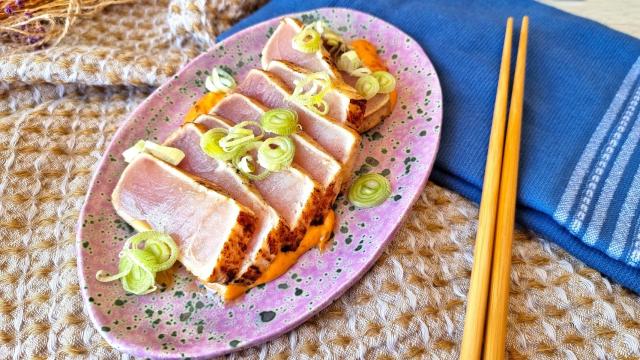 Tataki de bonito con mahonesa picante, una receta en 10 minutos