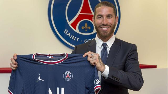 Sergio Ramos con la camiseta del PSG