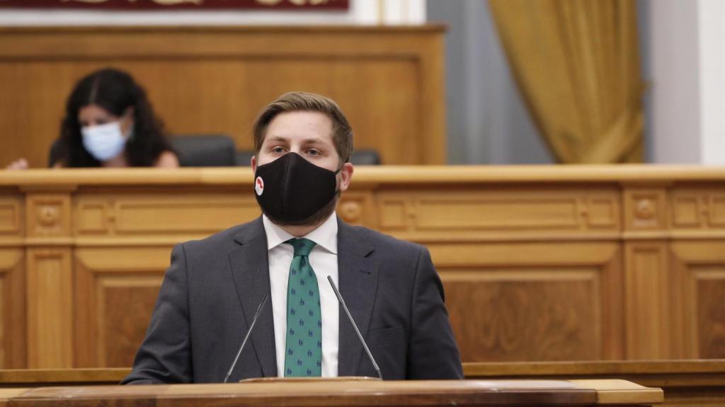 Nacho Hernando, consejero de Fomento de Castilla-La Mancha interviniendo en las Cortes regionales.