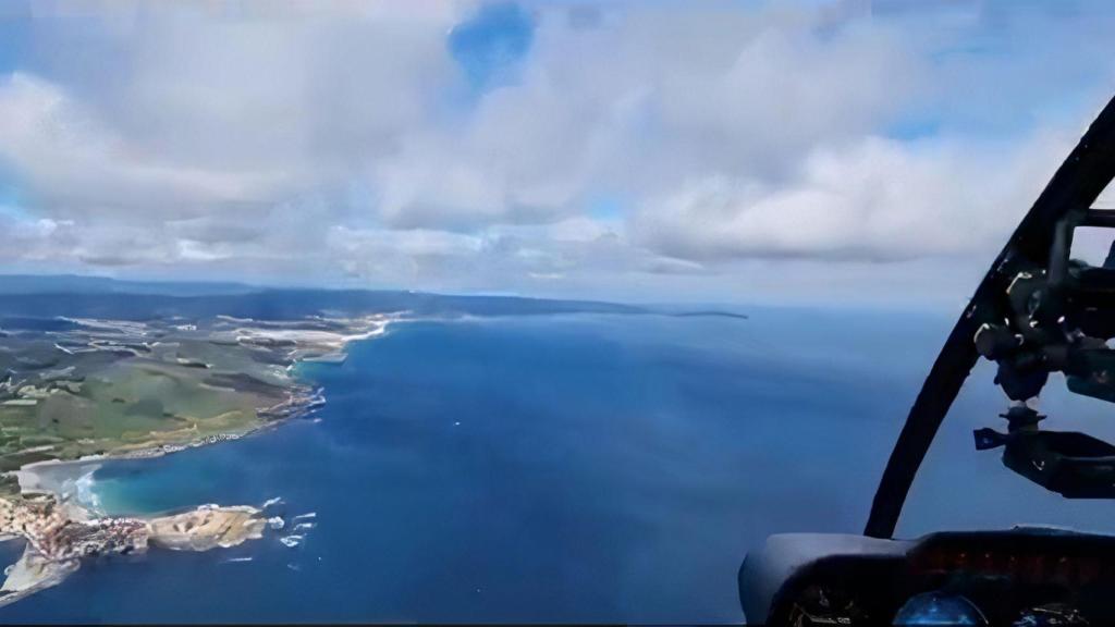 Jesús Calleja aterriza en la Costa da Morte (A Coruña)