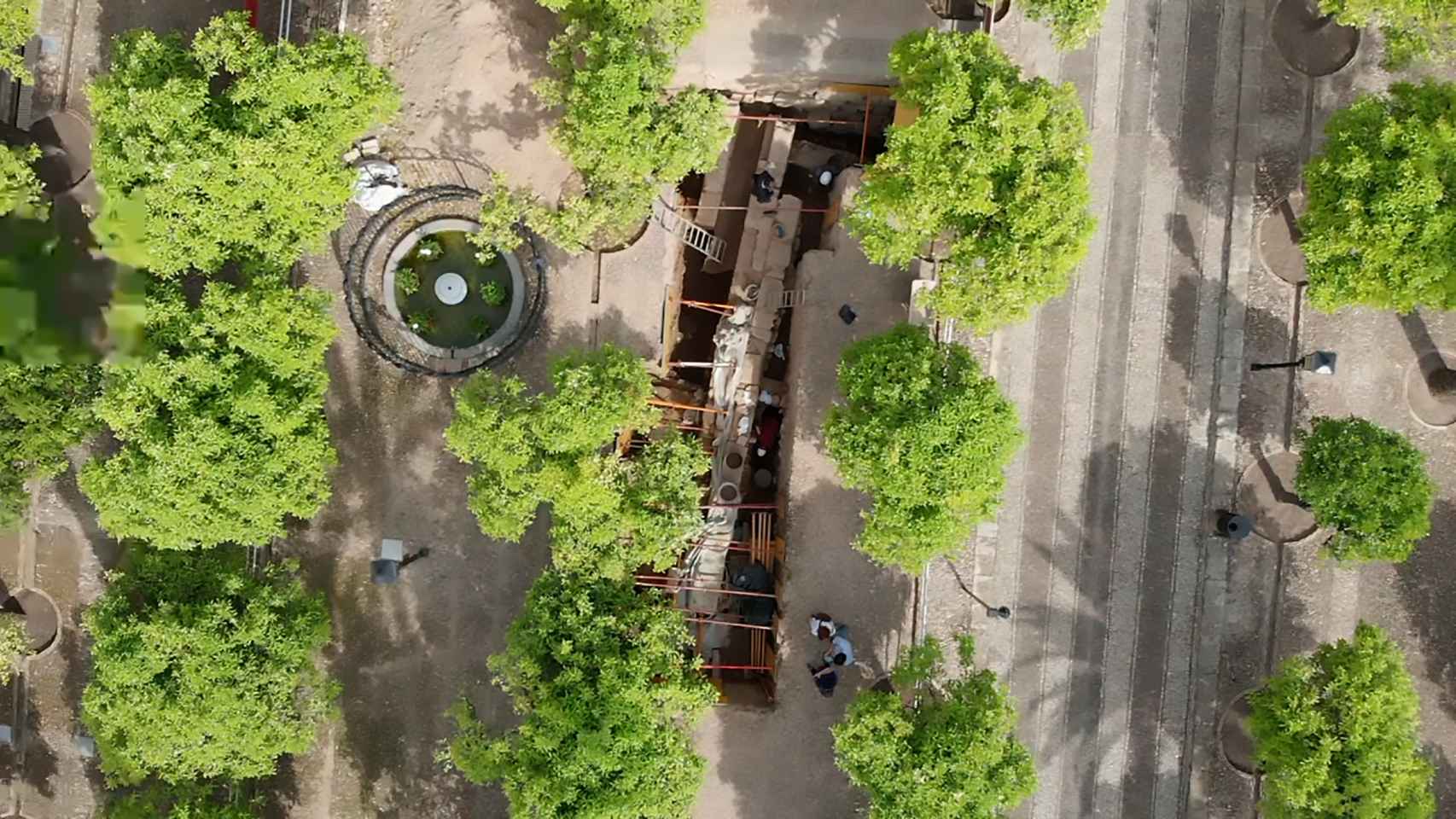 Imagen aérea de una de las zonas del Patio de los Naranjos donde se está excavando.