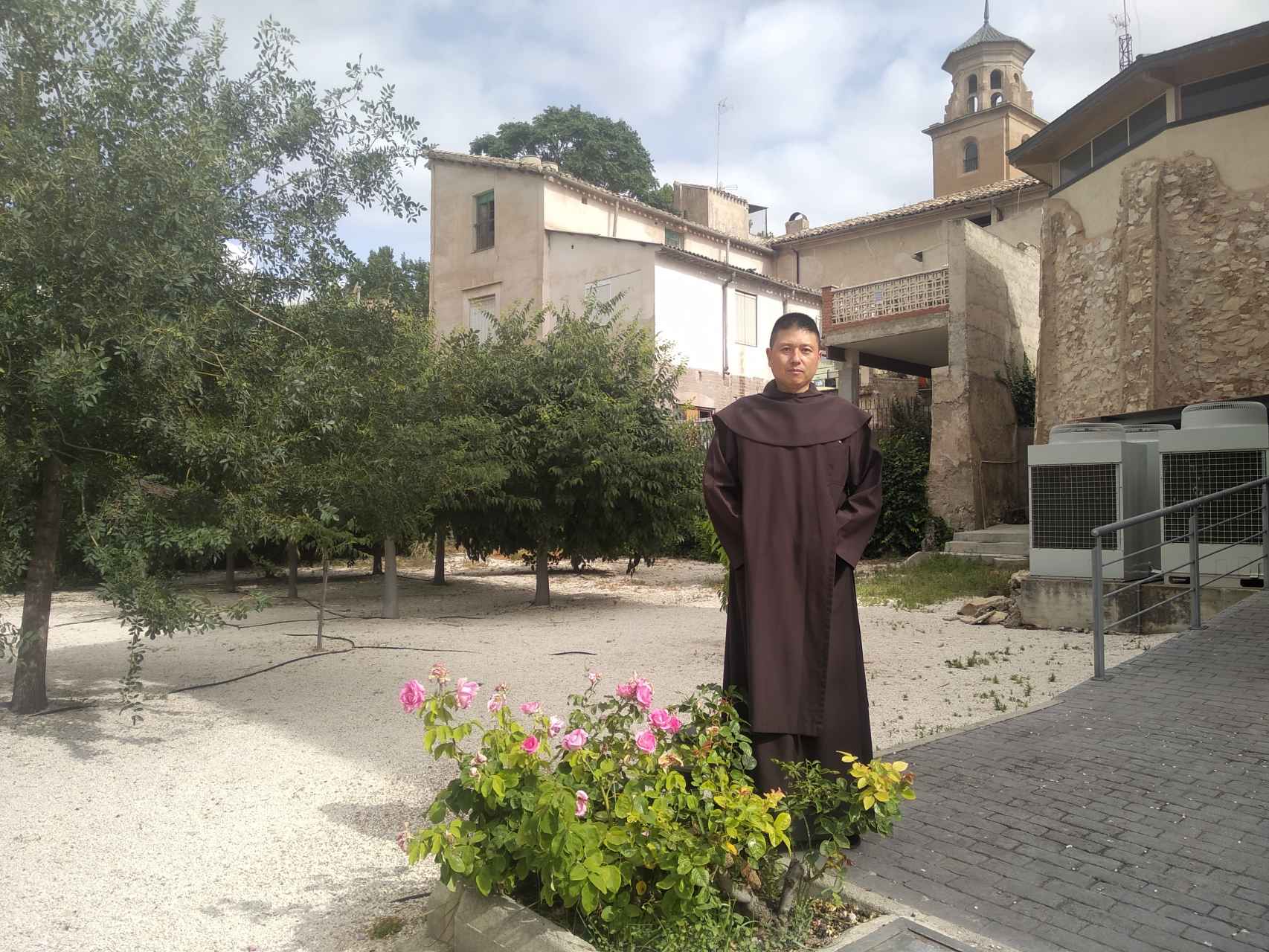 Fray Daniel de la Cruz, en el vergel del convento y hospedería de Caravaca de la Cruz.