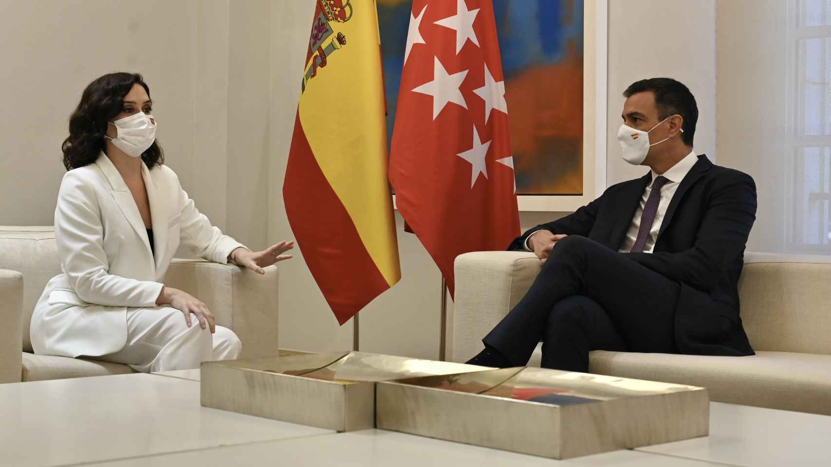 La presidenta de Madrid, Isabel Díaz Ayuso, y el presidente del Gobierno, Pedro Sánchez, reunidos en Moncloa.