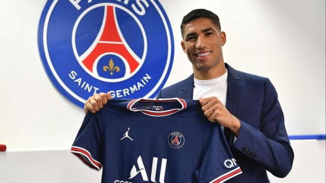 Achraf, con la camiseta del PSG