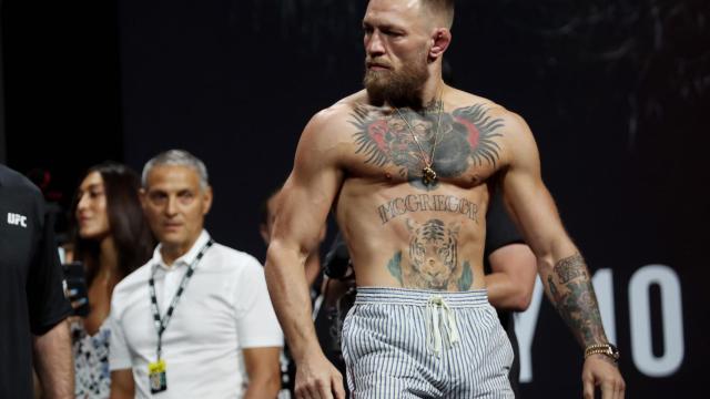 Conor McGregor, durante el pesaje de la UFC 264