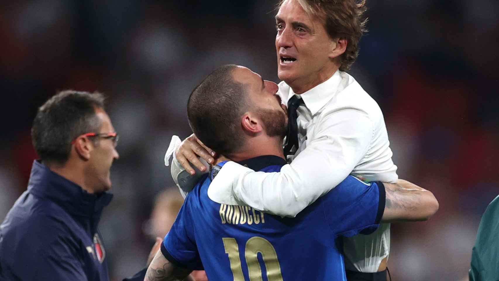 Roberto Mancini y Leonardo Bonucci celebran el triunfo de Italia en la Eurocopa