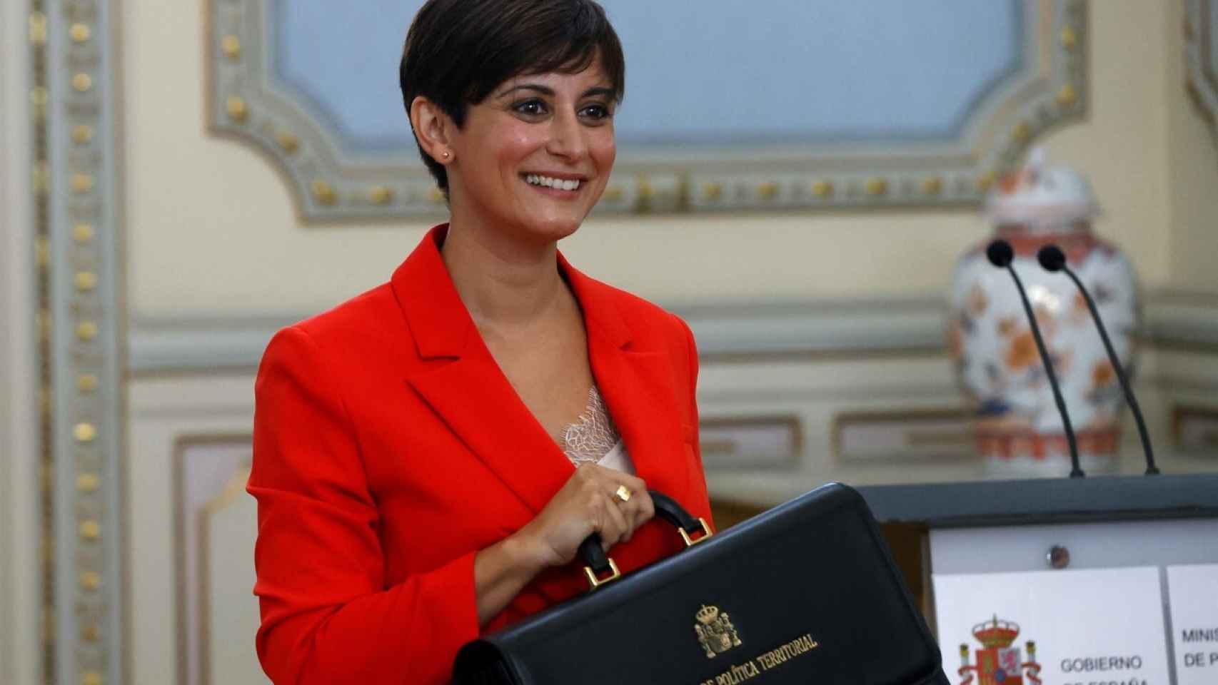 Isabel Rodríguez ha recibido este lunes su cartera de ministra de Política Territorial. Foto: J.J Guillén para EFE.