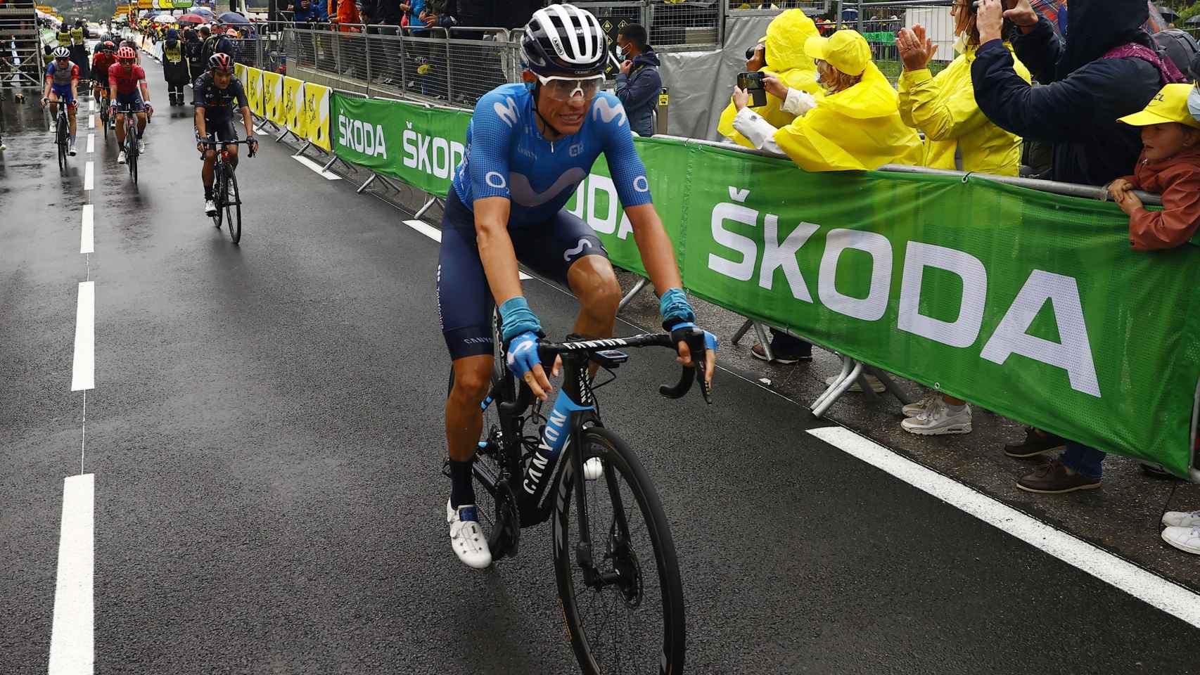 Enric Mas tras finalizar una etapa del Tour de Francia 2021