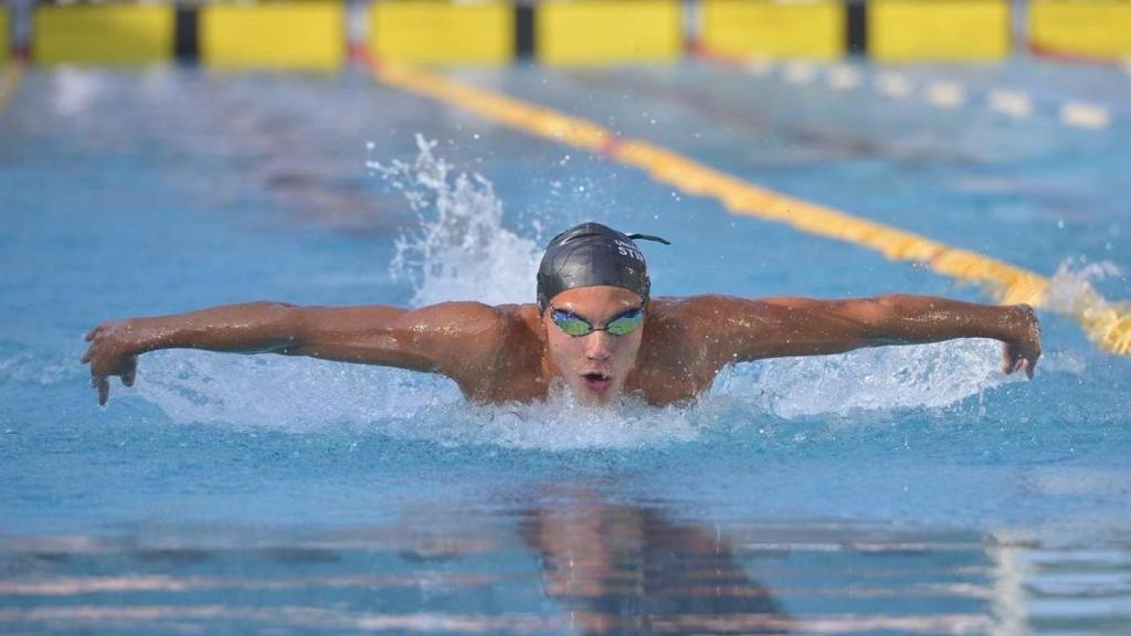 Davide Popovici durante una prueba