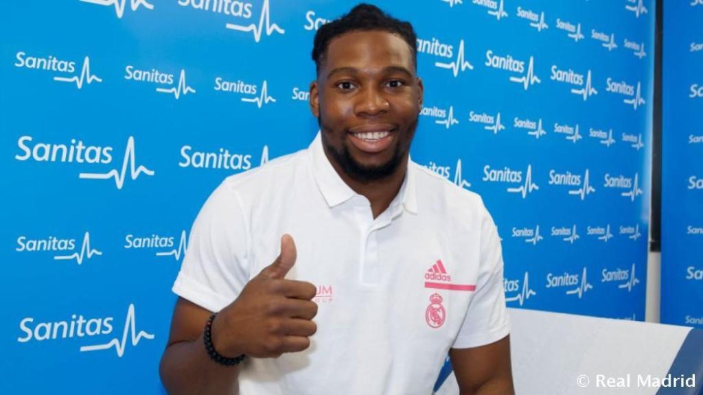 Yabusele tras pasar reconocimiento medico el Real Madrid