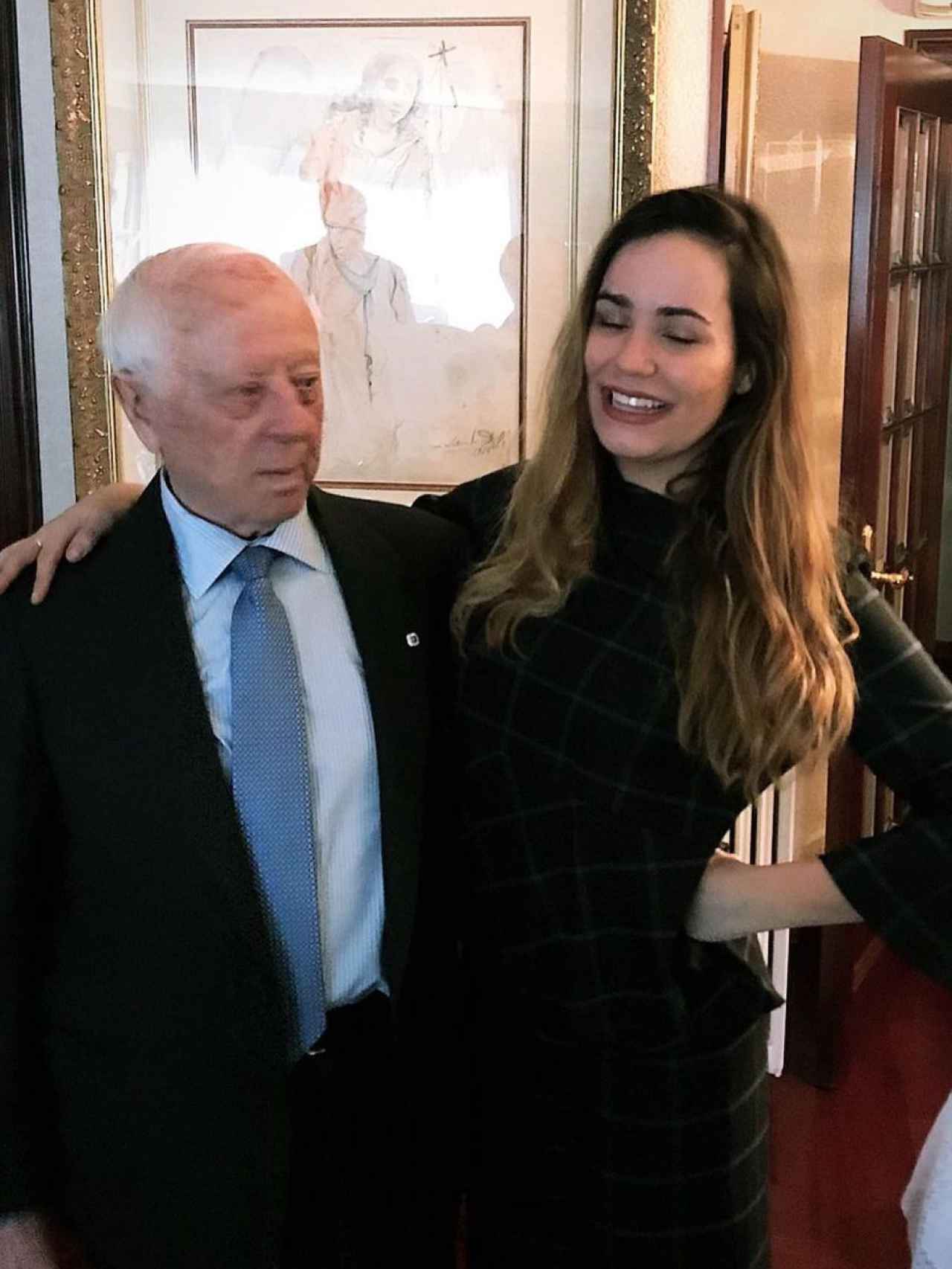 Carolina Monje se ha querido despedir de su adorado abuelo con varias publicaciones en Instagram.