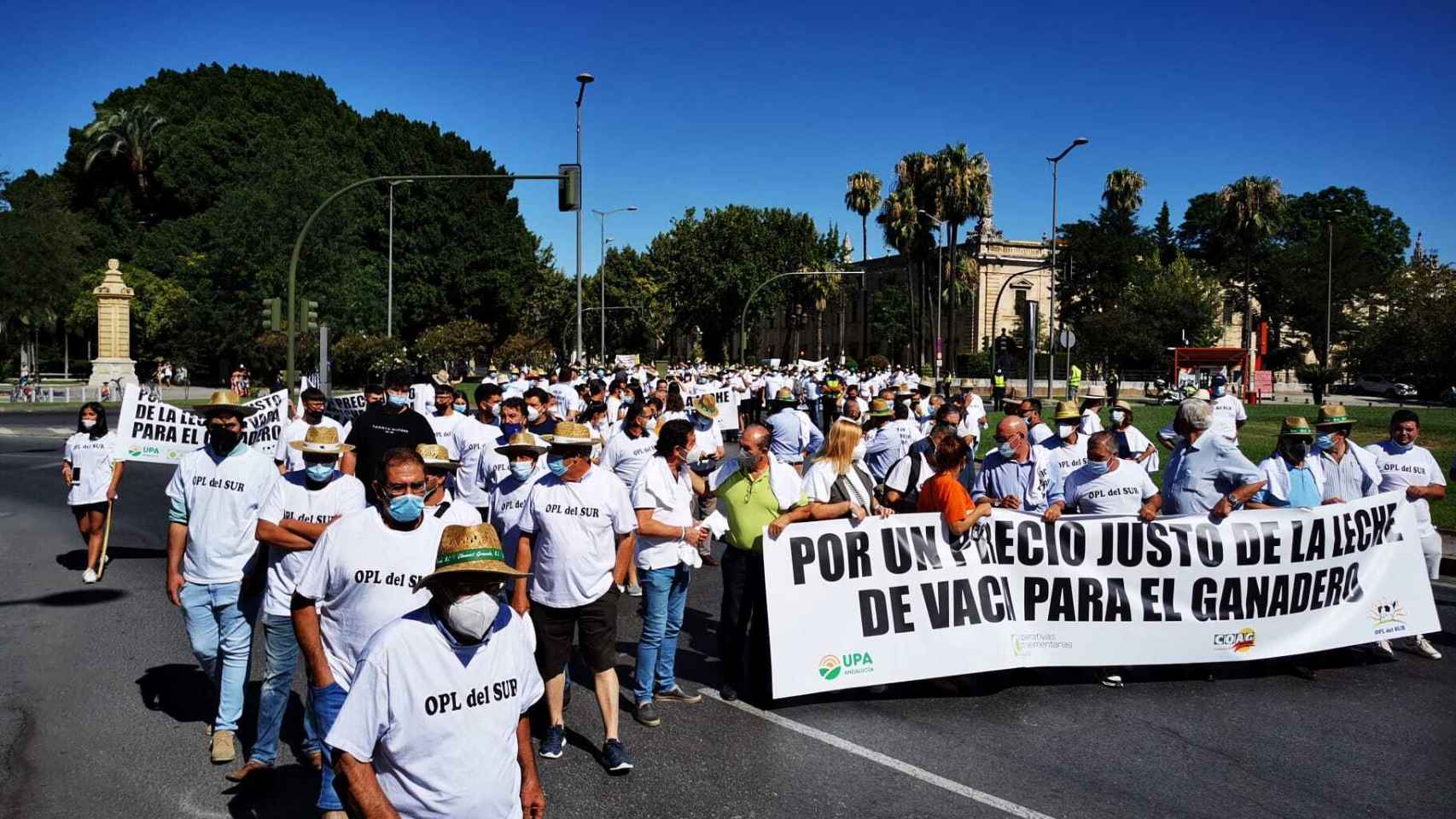 Protesta de los ganaderos en Sevilla.