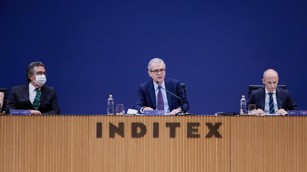 El presidente de Inditex, Pablo Isla, en el centro de la imagen.