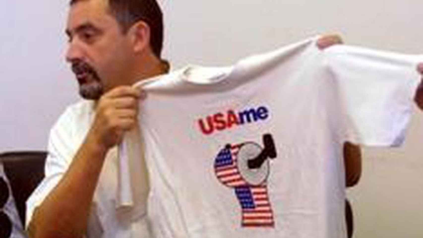 Gelo con una camiseta contra Estados Unidos durante la Guerra de Irak.