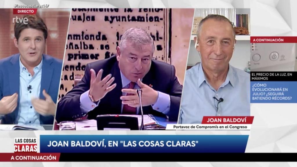 Jesús Cintora, el único que se atreve en TVE a recordar los contratos de la pública con José Luis Moreno