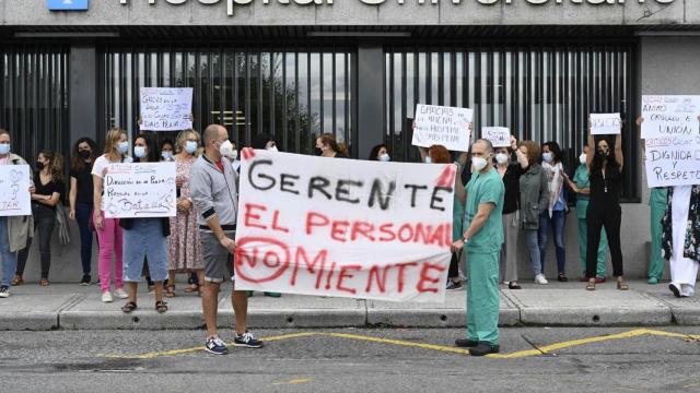 Protesta frente al CHUAC.