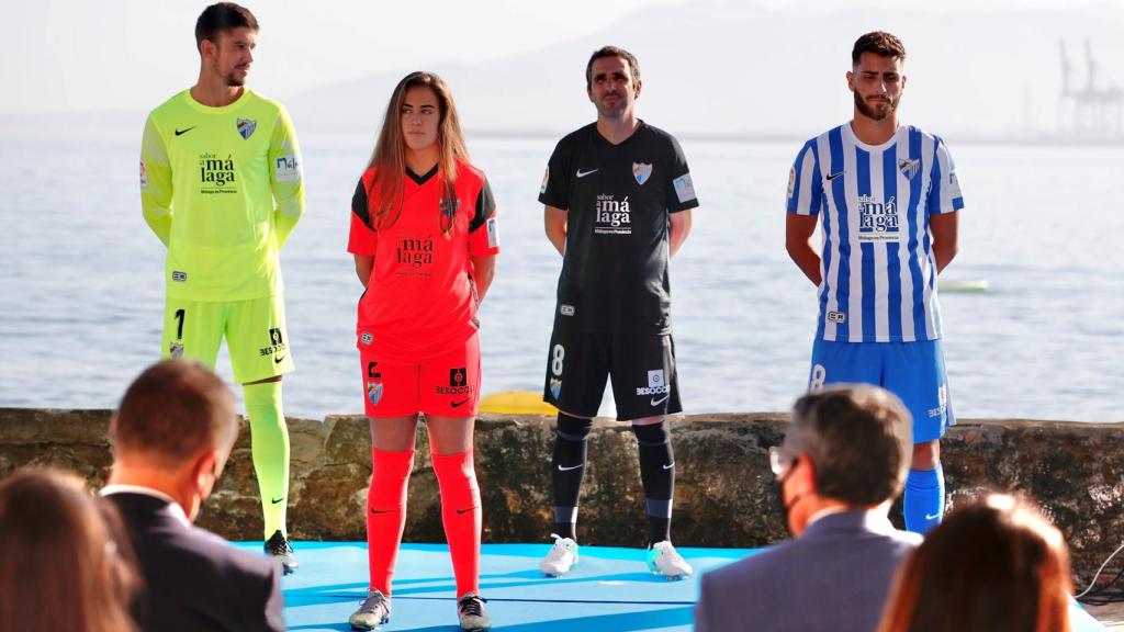 Las nuevas equipaciones del Málaga CF.