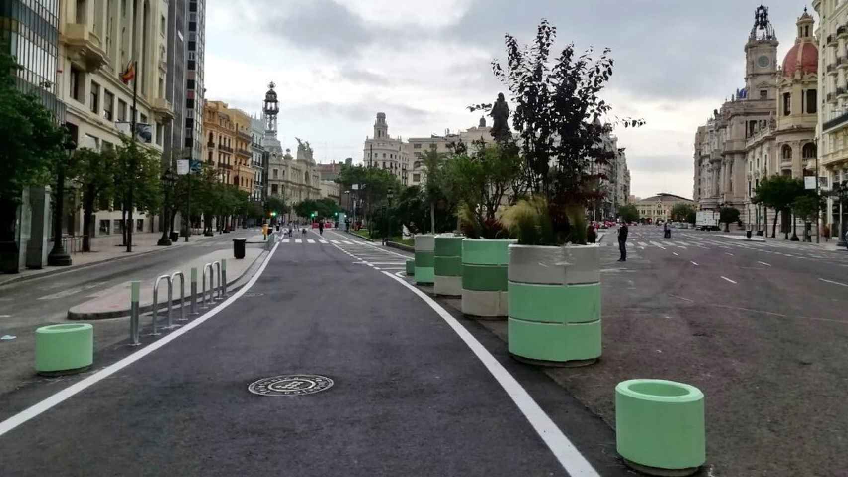 Imagen de la peatonalización provisional de la Plaza del Ayuntamiento de Valencia. EE