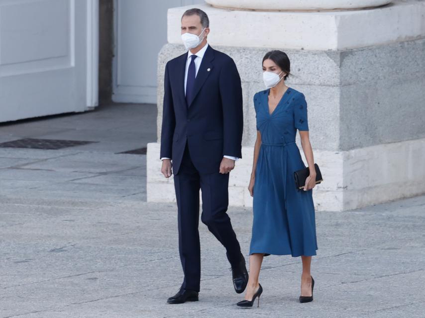 Letizia ha optado por el vestido de Bottega Venta que ha llevado en varias ocasiones.