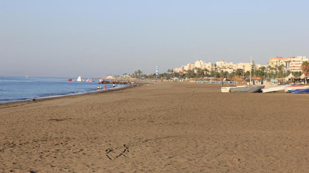 La playa de Torre del Mar está libre del humo de los cigarrillos.