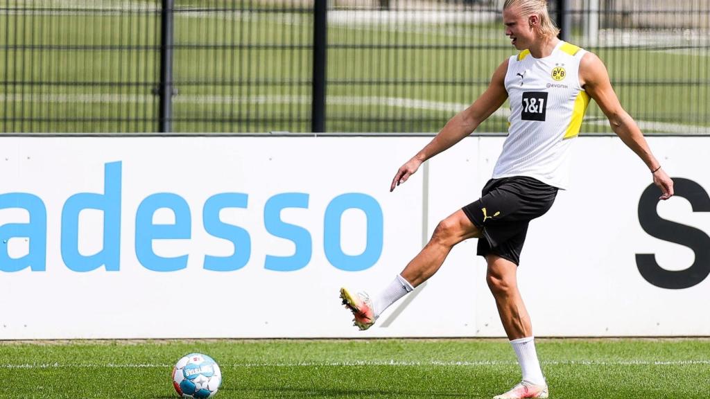 Haaland en un entrenamiento con el Borussia Dortmund