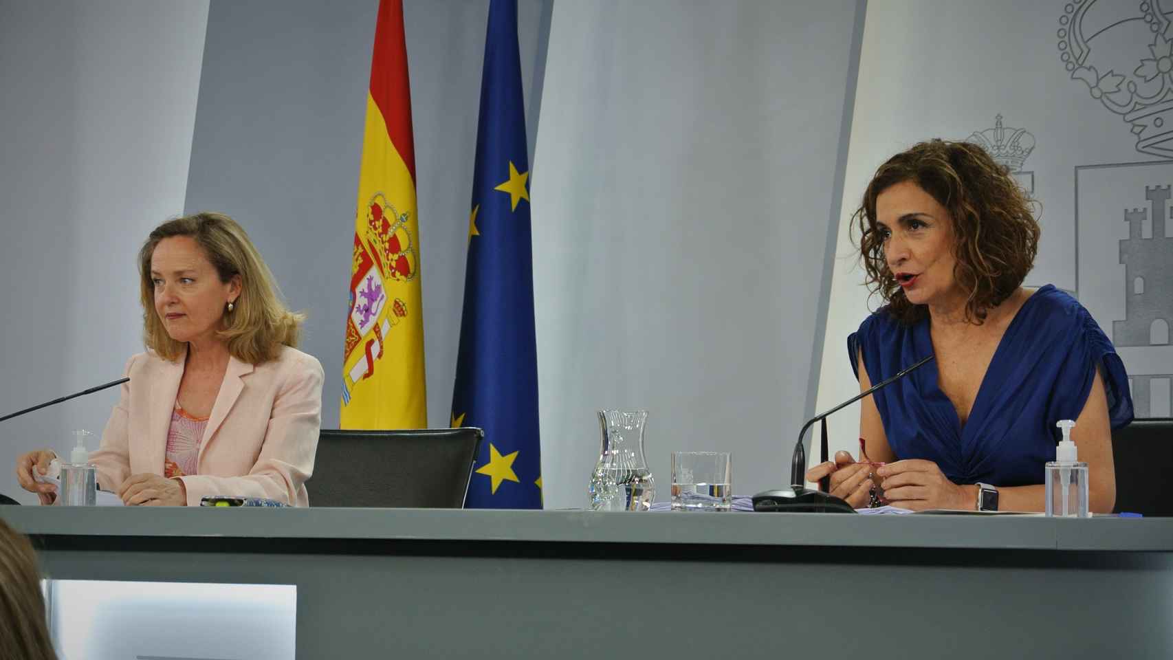 Nadia Calviño, vicepresidenta primera, y María Jesús Montero, ministra de Hacienda y Función Pública, en Moncloa.