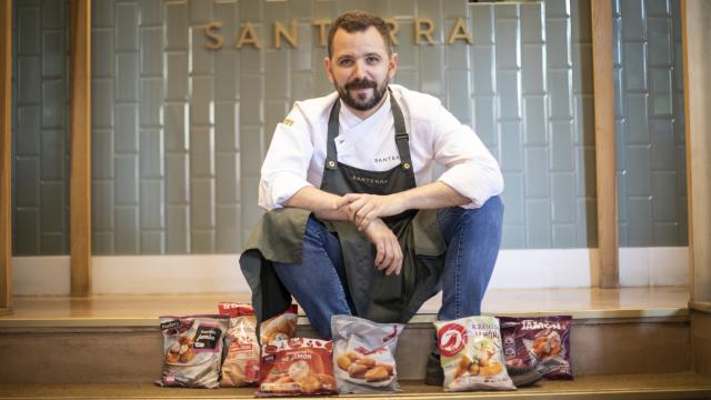 Los seis paquetes de las croquetas probadas por Miguel Carretero, chef ejecutivo del Restaurante Santerra.