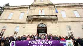 Concentración de repulsa en Ponteareas por la agresión a una mujer por parte de su exmarido