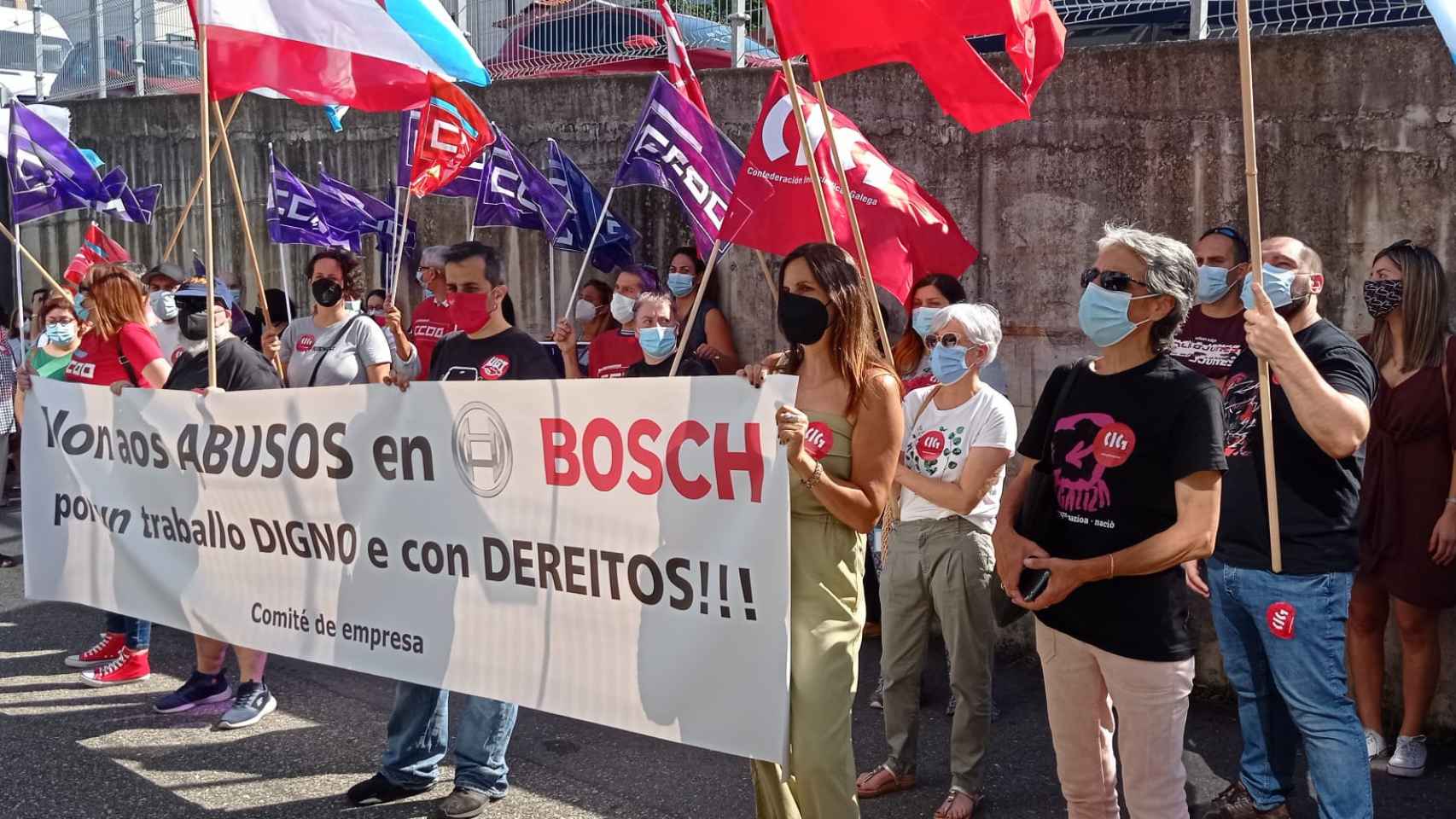 Concentración de los trabajadores de Bosch a las puertas de las instalaciones