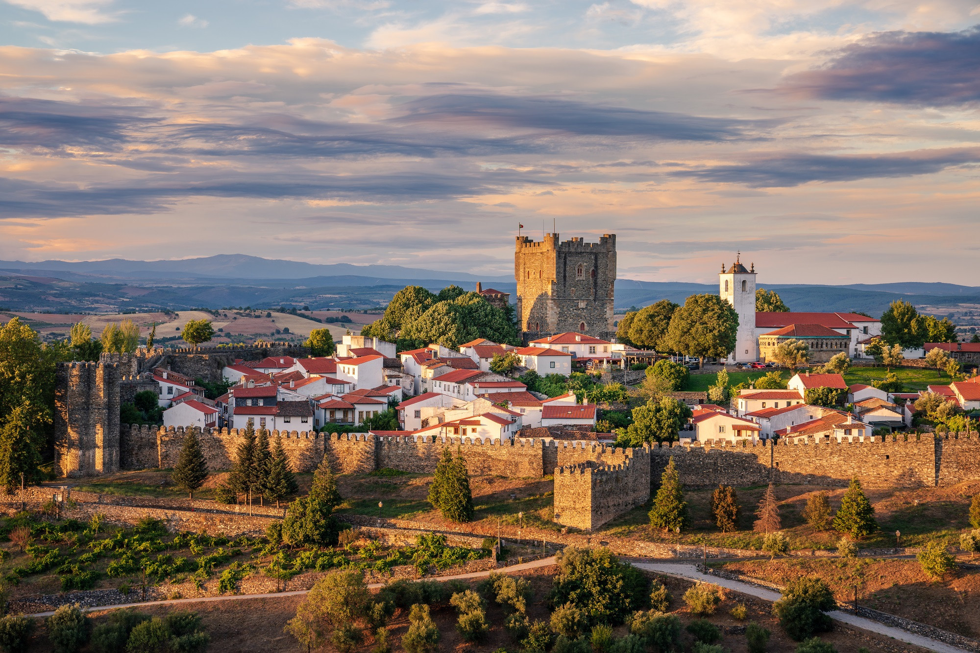Portugal tiene muchos castillos a lo largo de su geografía. Foto: Shutterstock