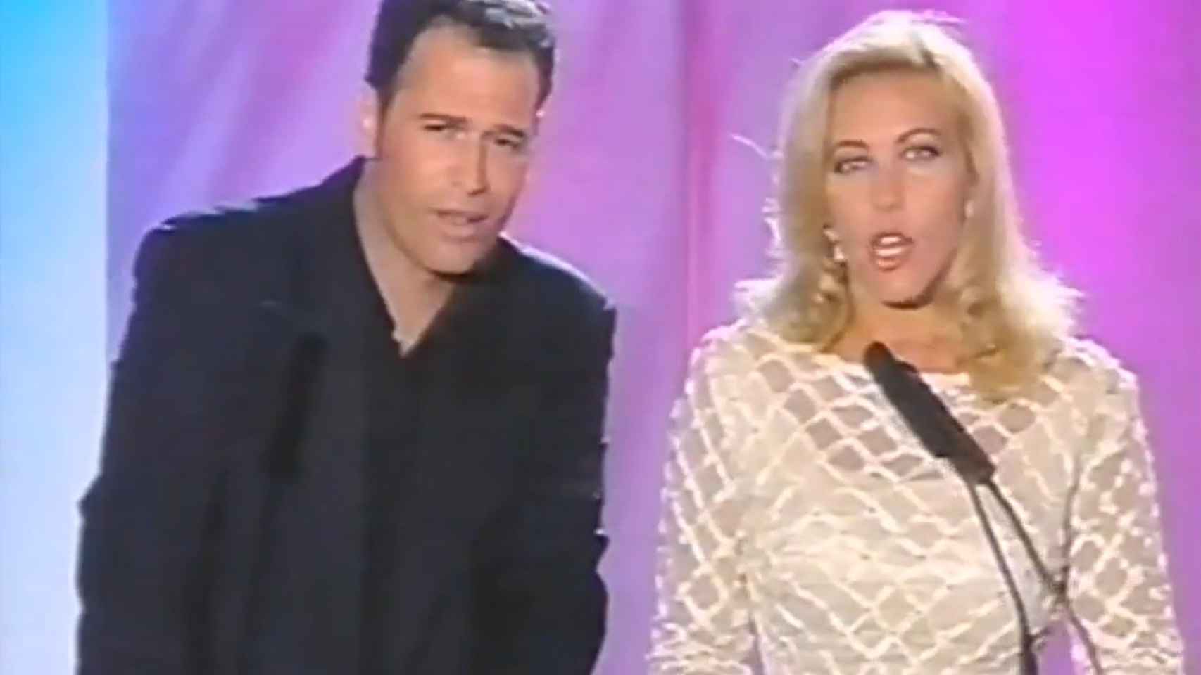Carlos Lozano y Norma Duval en el 'Festival de Benidorm' del año 2000.