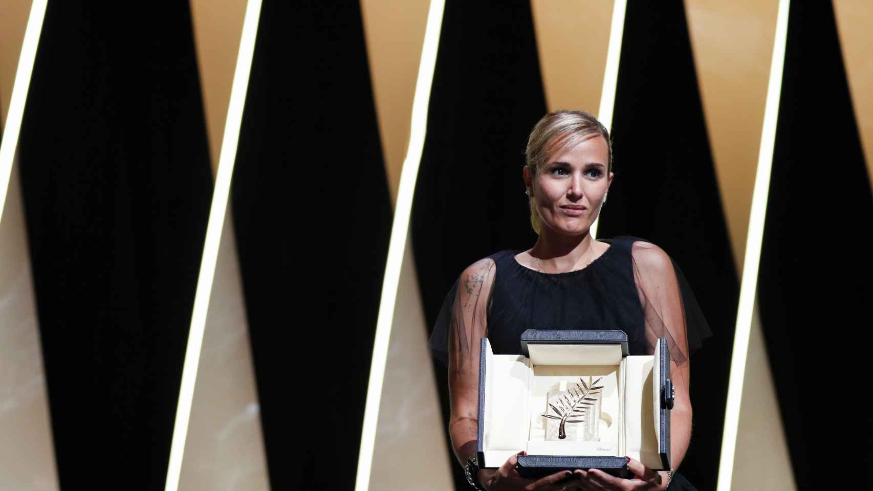 Julia Ducournau, ganadora de la Palma de Oro por la película 'Titane'.