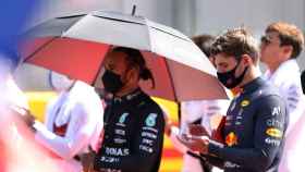 Max Verstappen y Lewis Hamilton en Silverstone